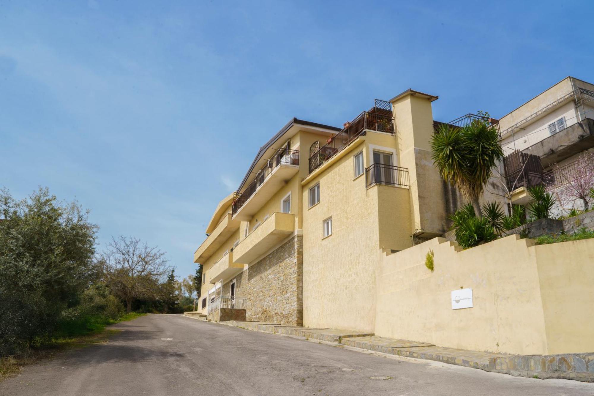Il Panorama Housing Cilento Aparthotel Santa Maria di Castellabate Exterior photo