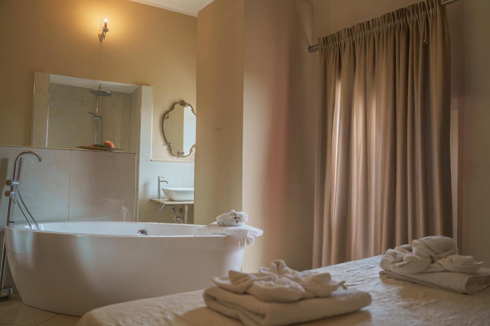 Il Panorama Housing Cilento Aparthotel Santa Maria di Castellabate Exterior photo